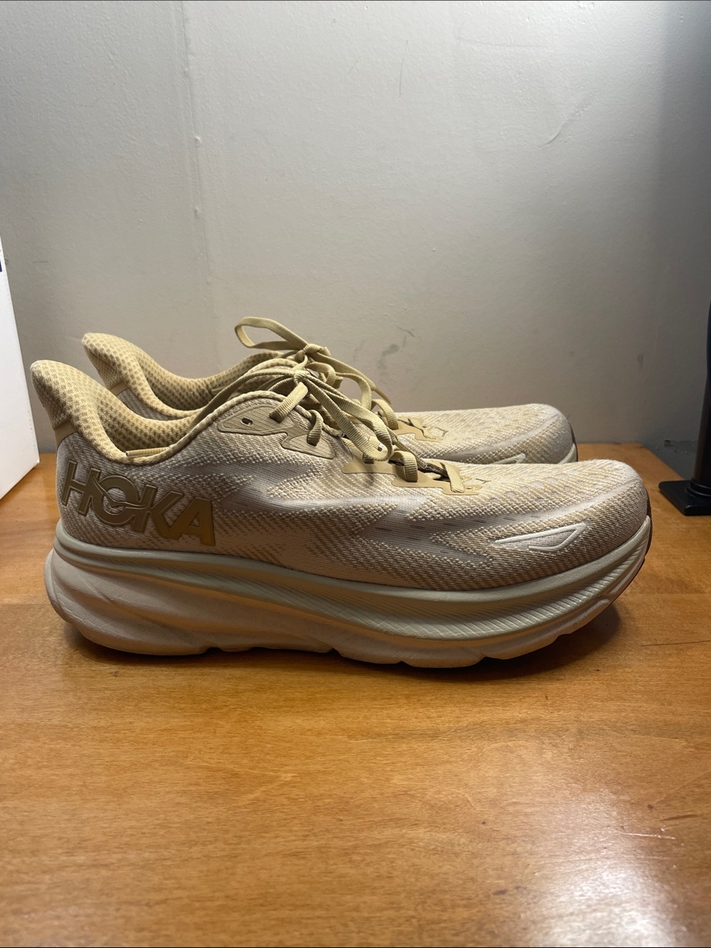 Hoka Clifton 9 Neutral Running Shoes in Cream/Beige. Size 11.5